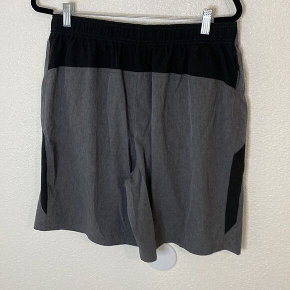 Nike- Grey basketball shorts- Size XL - Picture 6 of 6